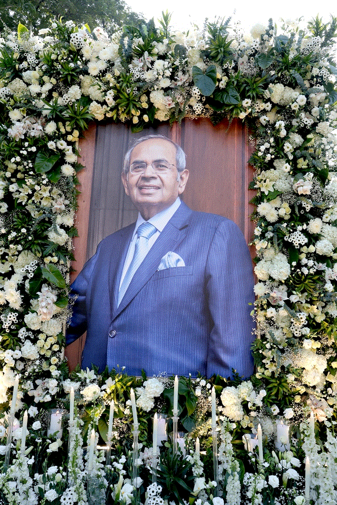 The Hinduja Family & Friends Hold a Prayer Meeting for GP Hinduja on 16th December 2025